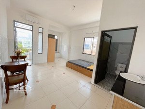 chdv ban công gần đại học y dược , phạm ngọc thạc