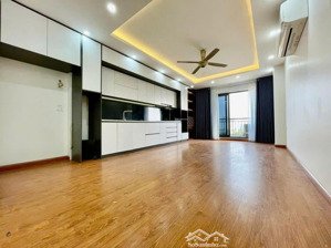 bán nhà riêng tại phạm văn đồng 45m2, phân lô, ô tô, nội thất chủ tặng, nhỉnh 9tỷ.