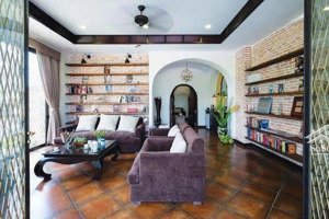 cực hiếm duy nhất 1 căn biệt thự mặt sông ngang khủng 8,5m nhà mới dọn vào ở ngay giá chỉ còn 15 tỷ