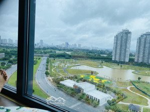 bán căn hộ lớn 200m2, 4pn 3wc, tầng cao, view thành phố tại the matrix one. lh 
