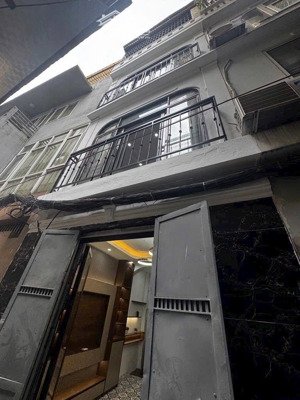 nhà đẹp quận thanh xuân- gần ngã tư sở- 4 tầng ở ngay- ngõ nông rộng- 35m2- nhỉnh 7 tỷ