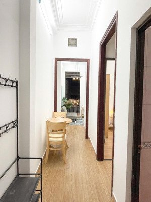 cho thuê 2 phòng ngủ - ngay sân bay t3 - cộng hoà - cv hoàng văn thụ - ban công - cửa sổ full nt