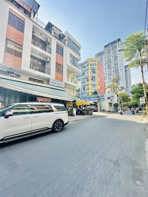 bán nhà 125m2 đường ba tháng hai - quận 10 - (5x25m) - giá cực tốt - sổ hồng riêng