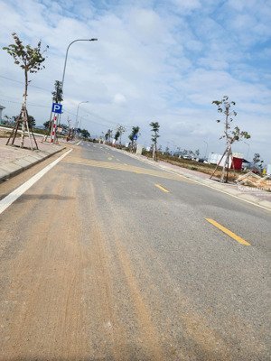 đấu giá lập lễ lô 8n6 giá 2 tỷ 789. diện tích 78m ngang 6m. ib e 