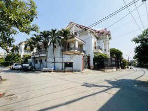 bán lô đất mặt tiền - khu cư xá điện lực - xây dựng 5 tầng - ngay ga metro - đường rộng có vỉa hè