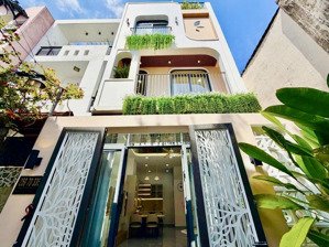 giảm mạnh nhà nguyễn kim-p6-q10,gần coopmart lý thường kiệt.giá 4tỷ /82m2, đang cho thuê 28 triệu.