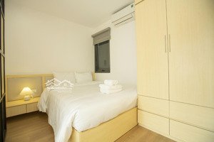 căn hộ dịch vụ phố đào tấn cho thuê căn 2 ngủ 100m2. giá thuê căn hộ từ 34 triệu/tháng
