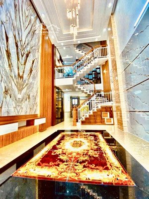 cho thuê nhà nguyên căn mới xây 100% dt 5x16m 1trệt 1lửng 3lầu 4pn 5wc full nội thất sân đậu ôtô