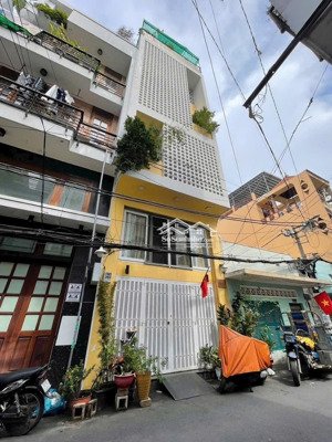 bán nhà 5 tầng, hxh 489 huỳnh văn bánh, p13, phú nhuận.dt:4,5x14, giá:15,5 tỷ