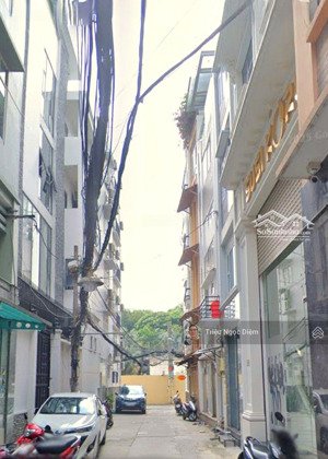 tài sản độc bản giữa lõi quận 1
góc nguyễn trãi trần đình xu
lô góc nở hậu 18m giá tốt .