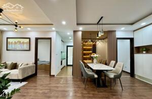 Bán gấp căn hộ cao cấp N01T8 Ngoại Giao Đoàn – DT 136m2 ( 4PN) – Có slot oto.