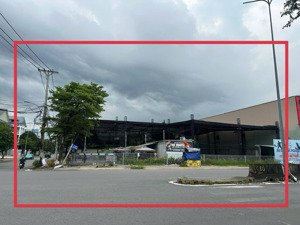 bán khuôn đất góc 2 mặt tiền đường liên phường, liền kề global city, giá cực tốt, vị trí cực đẹp.