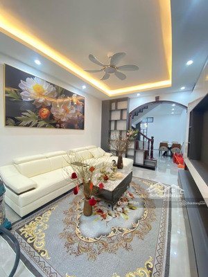 10 điểm không nhưng, nhà phố đào tấn, 30m ra ô tô, ngõ thông, tặng nt, 41m2*5t, chỉ hơn 8 tỷ