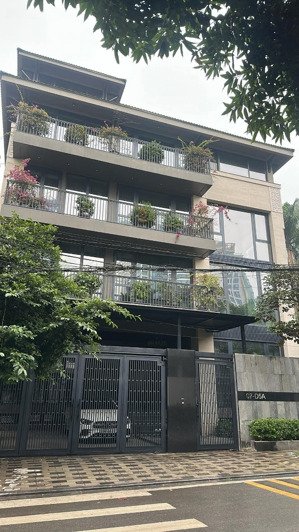 mặt phố nguyễn đình thi - hiếm vị trí vàng - 23m mặt tiền - 140m2 - 5 tầng - lô góc - vỉa hè - ô tô