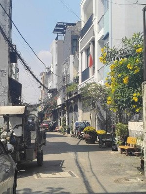 bán đất thổ cư đường thạnh lộc 16, phường thạnh lộc q12, dt 64m2 ngang 8.8m. hẻm 6m, sổ riêng