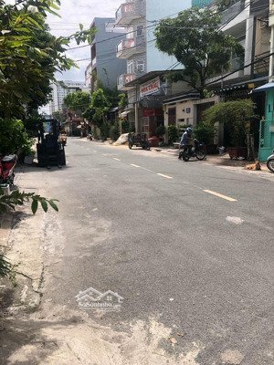 mặt tiền nội bộ khu họ lê phường phú thạnh dt 4mx19m cấp 4 mới giá 8,9 tỷ