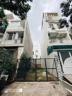 đất đẹp hẻm xe hơi tên lửa thông tỉnh lộ 10 - 6 x 20m nở hậu xây full 5 tầng - hết lộ giới