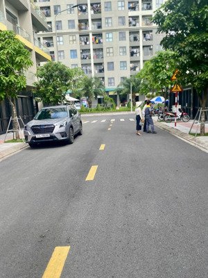 bán nhà mặt tiền dĩ an - bcons uni valley, 4 tầng, 243m2. giá nhỉnh 10 tỷ