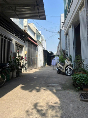 nhà 1 trệt 1 lầu, tăng nhơn phú b, hxh, giá 4,6 tỷ.