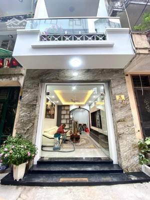 phân lô ôtô tránh 1 nhà ra mặt phố la thành mới tặng full nội thất 45m2, 5 tầng, mt 4m. 20,5 tỷ