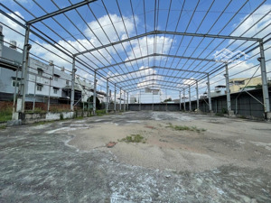 bán nhà 2mt quốc lộ 13, p. hiệp bình phước thủ đức, dt 40x120m cn 4846m2, giá 230 tỷ