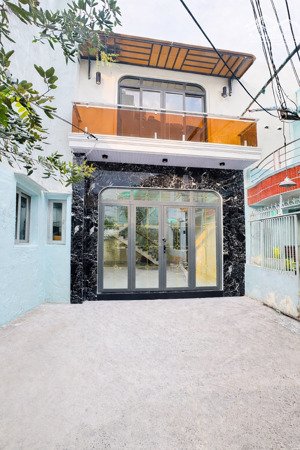 bán nhà mới 3 phòng ngủ hẻm 159 xóm chiếu quận 4