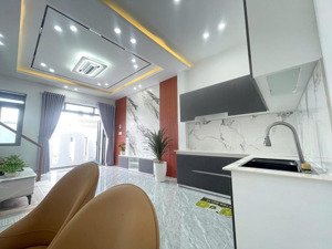 bán nhà mới diên toàn trung tâm 2 mặt tiền cách nha trang 7km