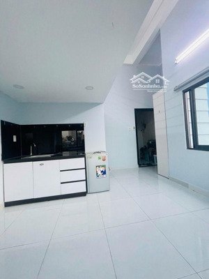 bán nhà 60m2 - 4 tầng - đang có dòng tiền cho thuê tốt - giáp quận 1 - hẻm xe hơi