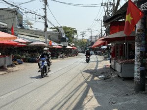 giá : 4 tỷ ( thương lượng ) đất mt 7m khu vip cao tầng đường tây lân ( 5.5m x 9m )