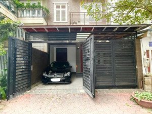 cho thuê biệt thự 4 tầng tại khu đô thị mới dịch vọng, 38 triệu, 100m2