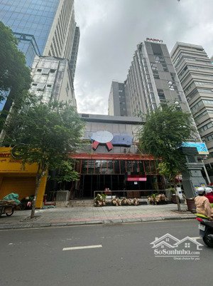 mặt tiền ngang 15m - phường bến thành - sàn trống suốt hơn 1.800m2 - số 75 nam kỳ khởi nghĩa, q1