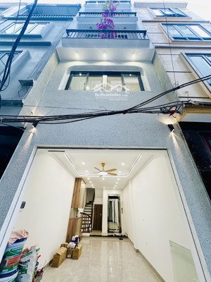 bán nhà minh khai 3pn, , 9,85 tỷ, 38,6m2 bao đẹp , thang máy, lô góc, ngõ 3 gác, mới đẹp