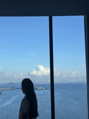 cần bán gấp giá tốt căn 2phòng ngủ view biển đảo rều tầng cao.đã sẵn sổ mua sớm ăn nhà mới