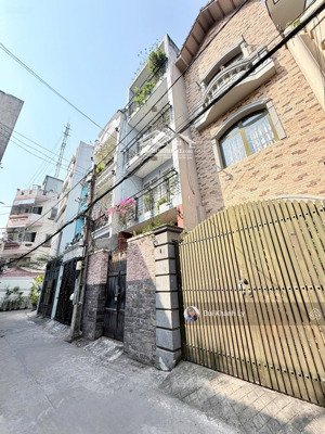 phú nhuận khuvip nhiều biệt thự- huỳnh văn bánh- cách mặt tiền 30m- sân bay 10p