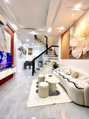 bán nhà đẹp 4 tầng ngay ngã 5 bình hoà - chợ phan văn trị, 5pn full nội thất ở ngay