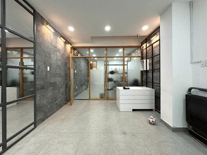 bán nhà hxh hai bà trưng tân định q1 dt 4.2m x 17m nhà 5 tầng hđt 80tr/th giá giảm về 20.5 tỷ