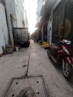 bán nhà mới ở ngay hẻm xe tải đỗ cửa sát aeon tân phú giá 5.x tỷ : 4 x 14m 3pn3wc