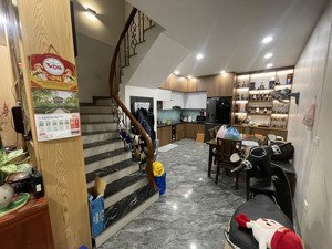 bán nr đẹp tại trần khát chân, 15,6 tỷ, 64m2, 4pn, 5wc, pháp lý đầy đủ , oto ngủ trong nhà