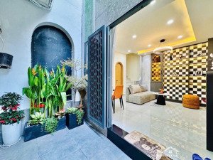 siêu phẩm - siêu vị trí - siêu phườngngã tư hàng xanh điện biên phủ