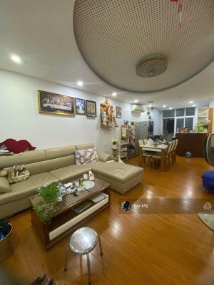 chủ kẹt tiền bán gấp cc h2 hoàng diệu, q.4, 69m2, 2pn, 2wc, giá 1 tỷ 890( nữ bớt 50 triệu)