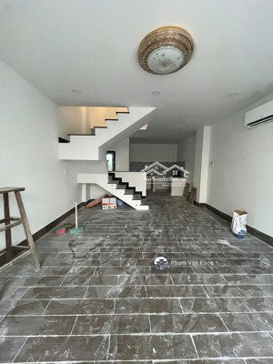 bán nhà sổ riêng 1 lầu 2pn 4.2 x 11 tại lê văn lương ngay ubnd xã phước kiển