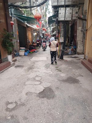 bán nhà kinh doanh ,bạch mai hbt,dt 45m 2 x5 tầng ô tô đỗ ,nhà dân xây chắc chắn