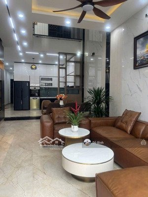 cho thuê nhà 4 tầng đường: từ giấy - 5pn - 7wc - đủ nội thất