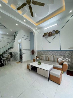 nhà mới full nội thất trung tâm gò vấp- 66m2( 5x13) 4tầng, 4 pn, chỉ 7.x ty