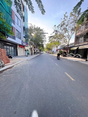 bán lô đất vip mặt tiền đường bùi thiện ngộ - rộng 20m - vcn phước hải.