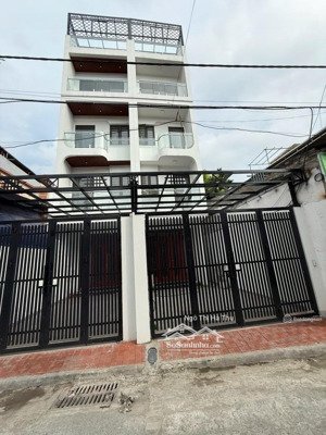 chủ bán gấp nhà đẻ trứng vàng tại hoa lâm dt 83m2, 5 tầng, có thang máy, có gara ô tô tận cửa