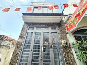 giảm 150tr, 3.1m x 8.6m x 2 tầng + mái đúc, 2pn 2wc, nhà mới đẹp