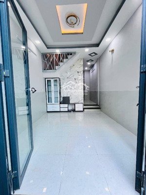 bán nhà đoàn văn bơ quận 4 - 2 tầng - 24m2 - 2 tỷ nhỉnh - nhà mới dọn vào ở ngay