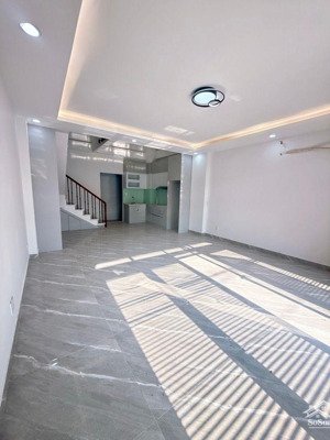 siêu phẩm 4 tầng hẽm 8m- oto vào nhà- nguyễn thị tú - lê trọng tấn - chỉ hơn 5 tỷ thương lượng.