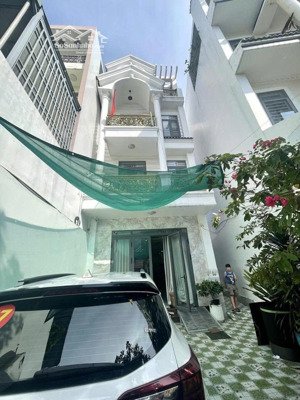 nhà 4 tầng có thang máy khu phân lô đường nguyễn ảnh thủ phường tch q12, dt 135m2(4,5x22) hẻm 10m